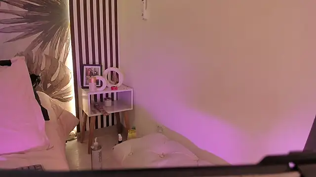 Samaantha-White webcam