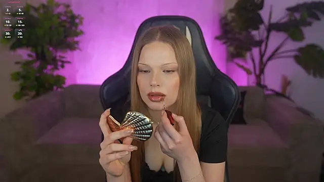 Charlotte_Dreams webcam