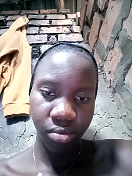 Black_juicy24 webcam