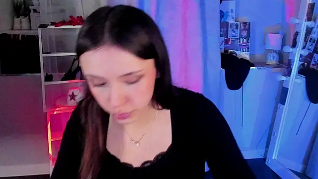 Sahara_Shields webcam