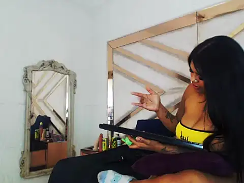 Luna_and_Rose webcam