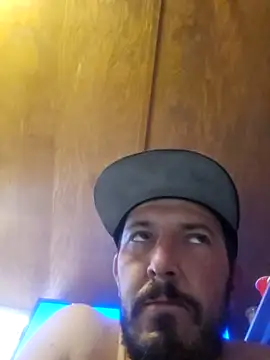 UncutHammer69 webcam