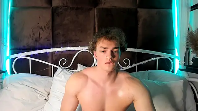 ChaseMuscular webcam