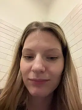 maryhiggins (F young) - Licking nipples