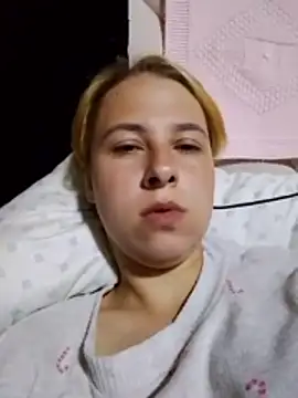 Gussie_Bridie webcam