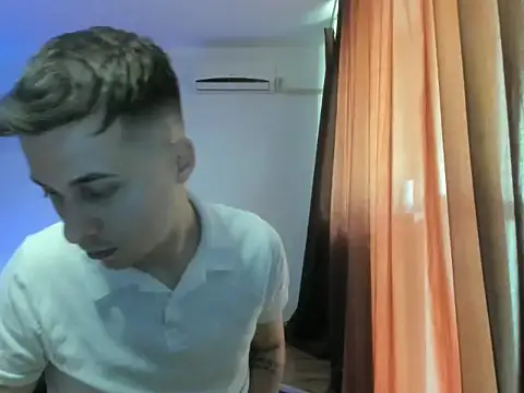 Dreamboy24 webcam