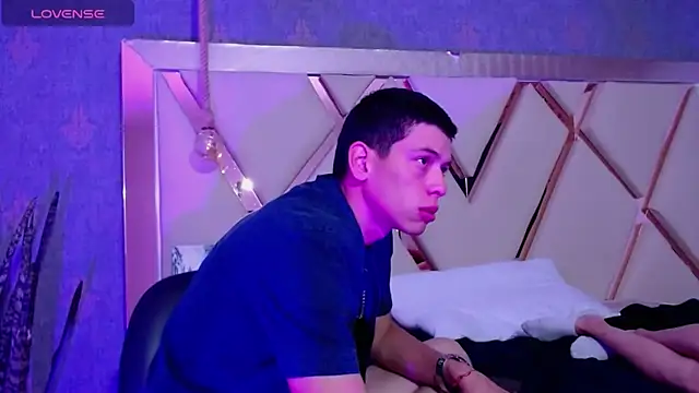 Dominate_Alison webcam