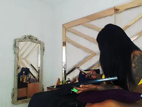 Luna_and_Rose webcam