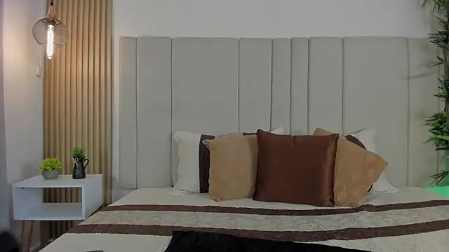 Victoria_Rosee webcam