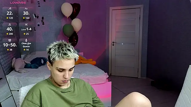 LuxuryLoverss webcam