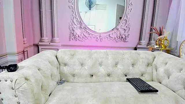 ariana_pocahontas webcam