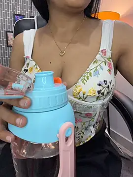 escape_with_me webcam