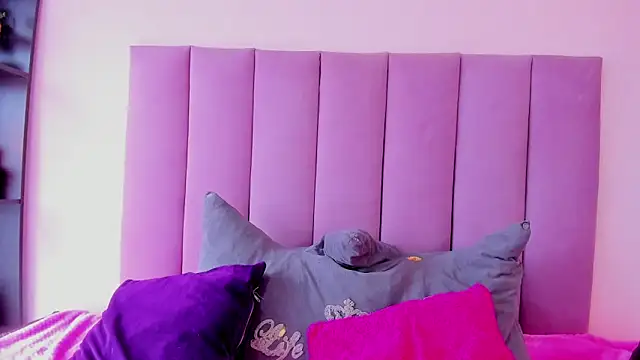 violet_myerrs webcam