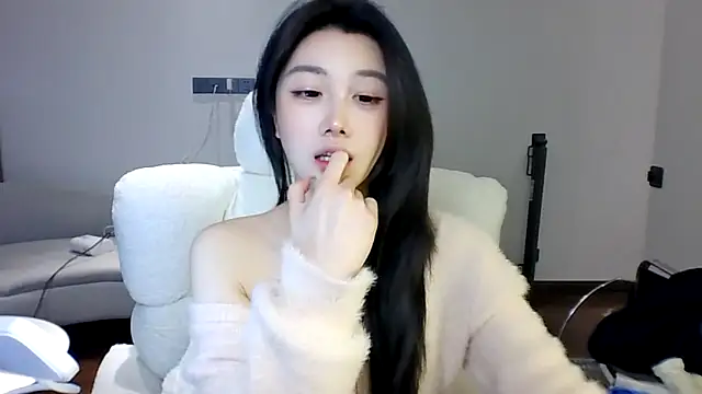 美女MedeLineayr在线直播