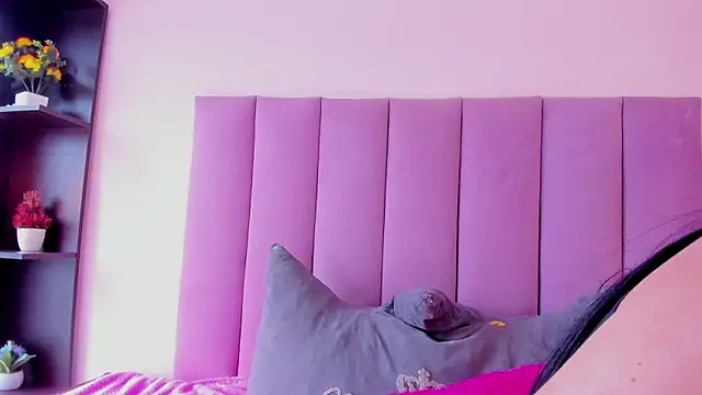 violet_myerrs webcam