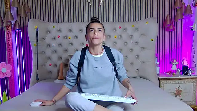 playfulshow - PlayfulShow's free webcam - UK Sex Cams