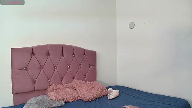 kalyra_17 - Kalyra_17's free webcam - UK Sex Cams