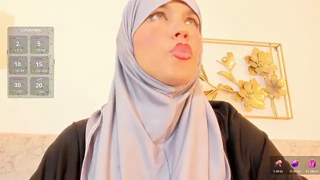 hanajameela (Ask my age) - Footjob + oil 😏🦶🏻