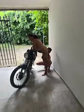 LunandCarlos live sex cam