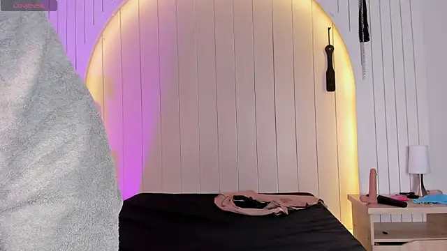 ALICESANDOVAL webcam