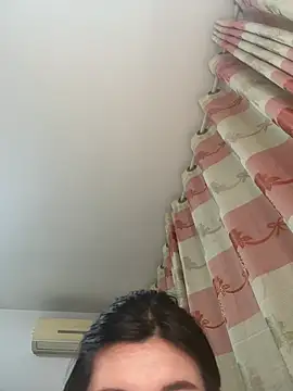 lulu125216 (F young) - 露胸