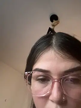 moon0626 (F young) - Show boobs /toples