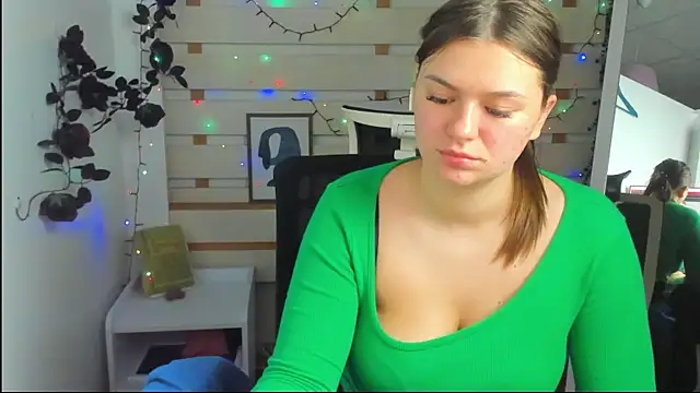 Josephine_Kiss webcam