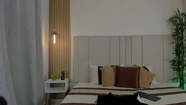 Victoria_Rosee webcam