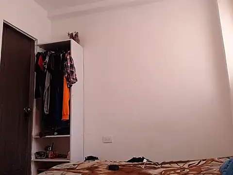 saara_johnson496 webcam