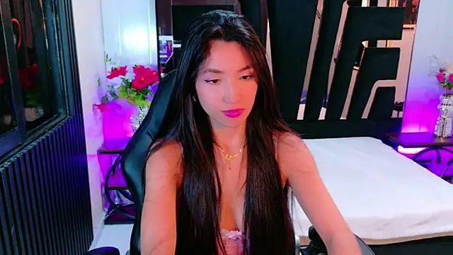 mialovelyn - MiaLovelyn's free webcam - UK Sex Cams