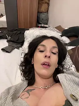 Piggiteablacktea webcam