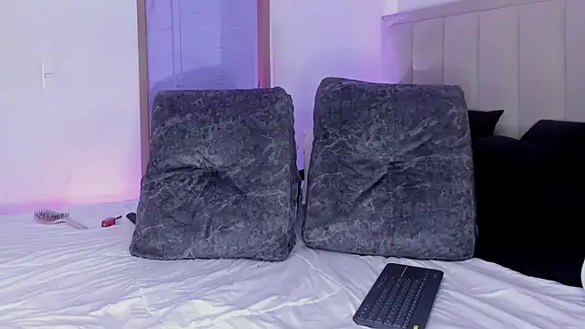 valeria__lewiis webcam