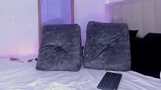 valeria__lewiis webcam