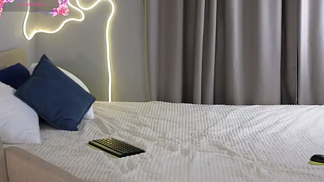 vixaria - Vixaria's free webcam - UK Sex Cams