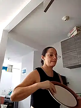 nicolle_milf1978 webcam