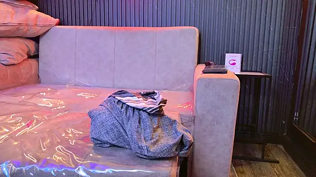 HannaMiller01_ webcam