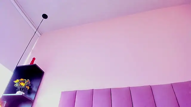 violet_myerrs webcam