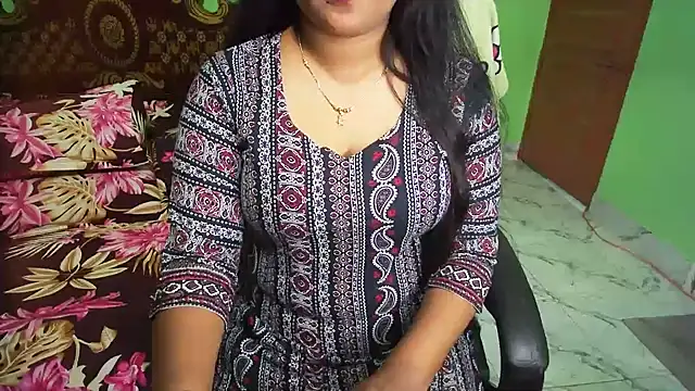 BengaliQueenStar webcam
