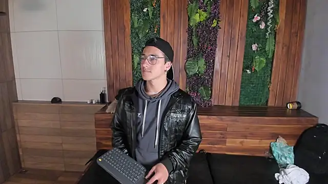 andy_joy_ (M young) - take a bath