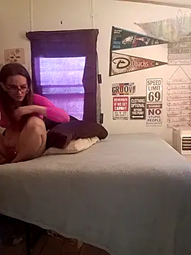 snowbird1117 - Snowbird1117's free webcam - UK Sex Cams