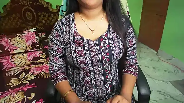 BengaliQueenStar webcam