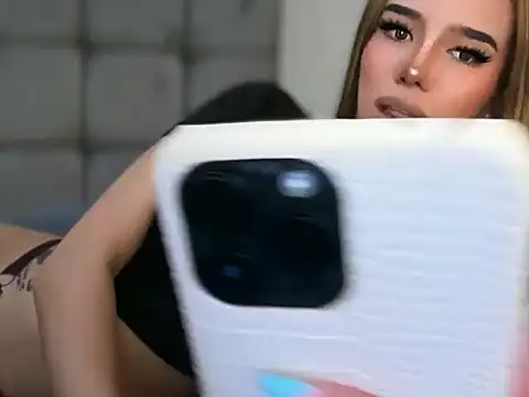 s1nfulbarbie (Ask my age) - VIBRATION IS WHAT MY PUSSY ASS NEEDS ;)