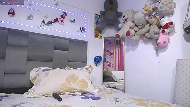 Sharloth_milf webcam