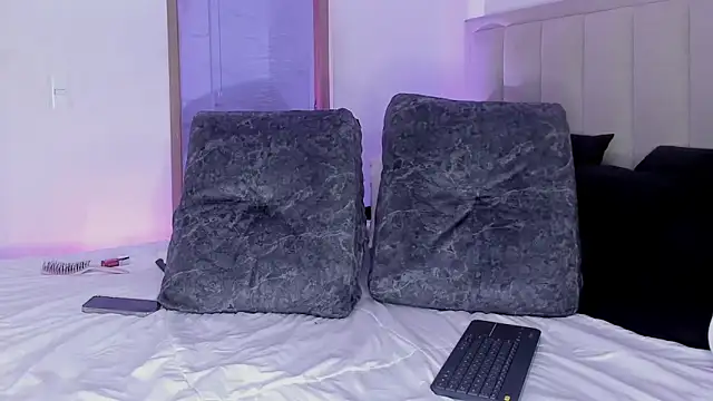 valeria__lewiis webcam