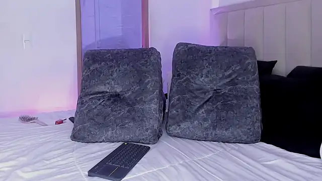 valeria__lewiis webcam