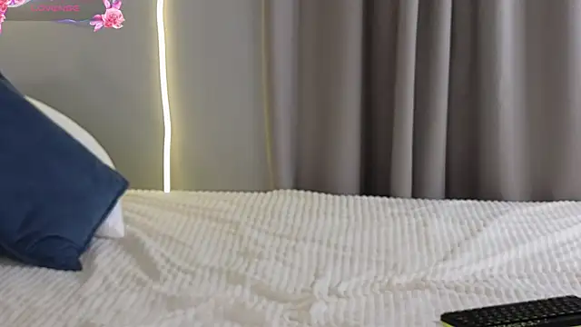 vixaria (Ask my age) - blowjob doggy style