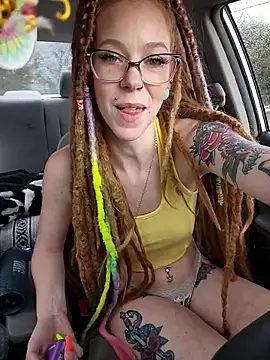 lucidlucy (F young) - Shake some booty outside car!