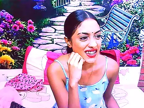 IndianPretty14u2Luv webcam