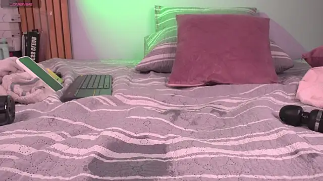 mia-reeves live sex cam