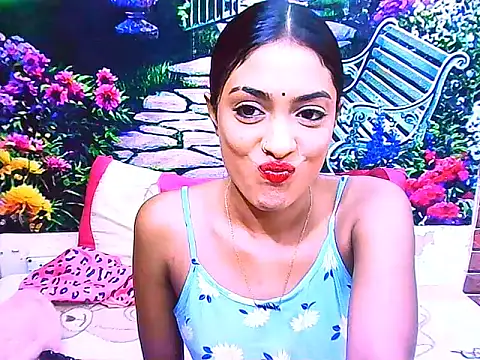 IndianPretty14u2Luv webcam
